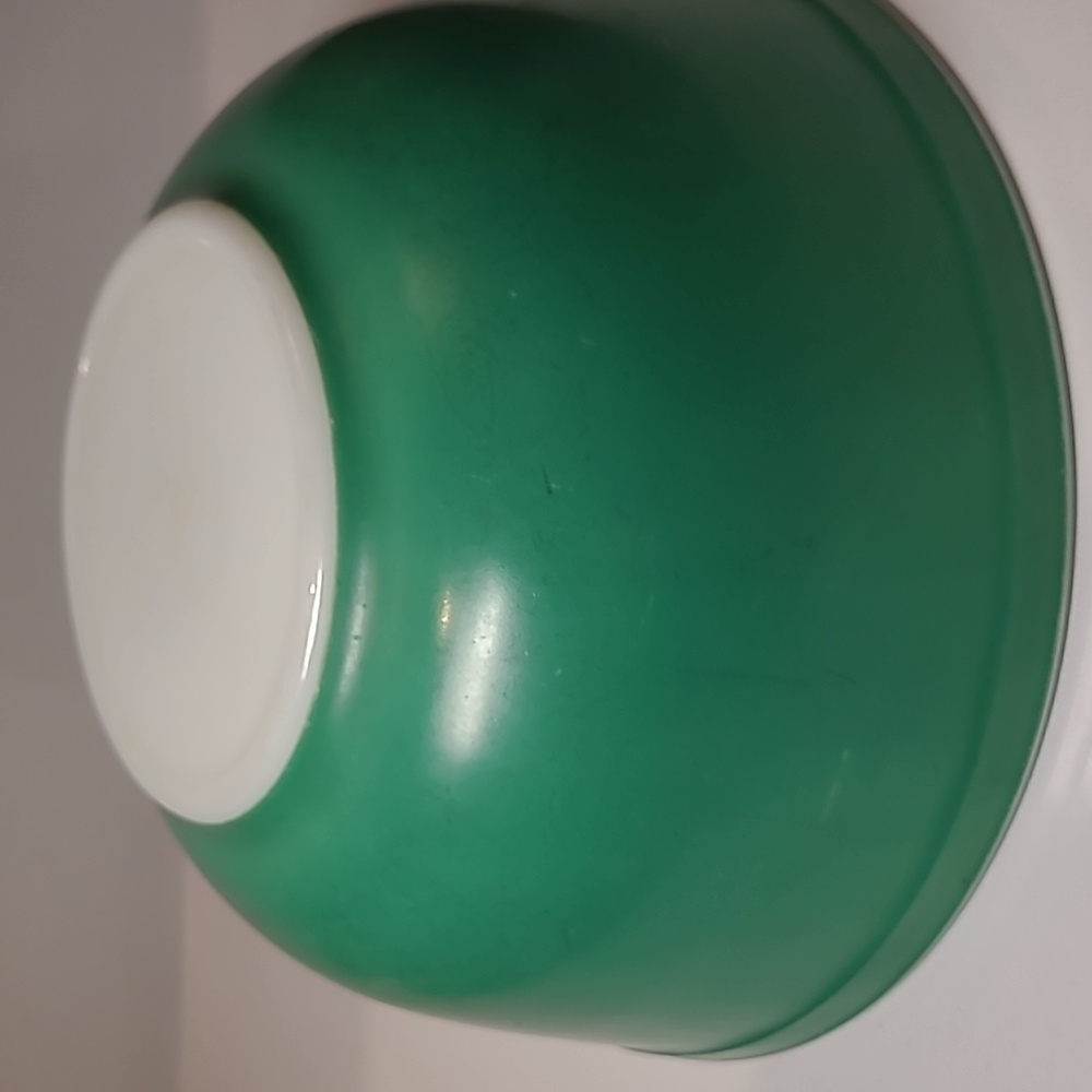 Vintage Pyrex primary color green nesting mixing bowl 403-2.5qt